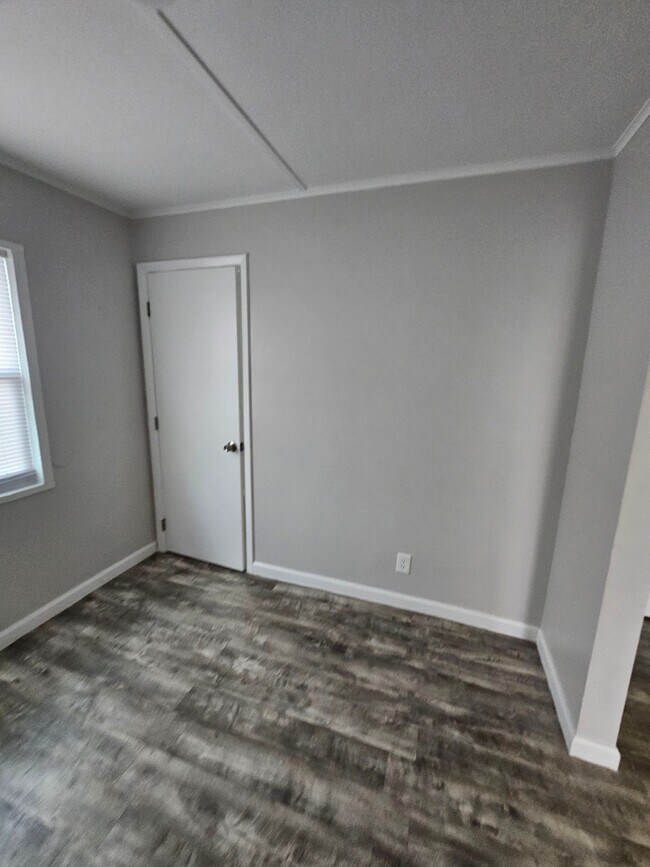 Building Photo - 529 Revere Rd