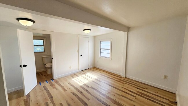 Building Photo - 531 E Curtis Dr