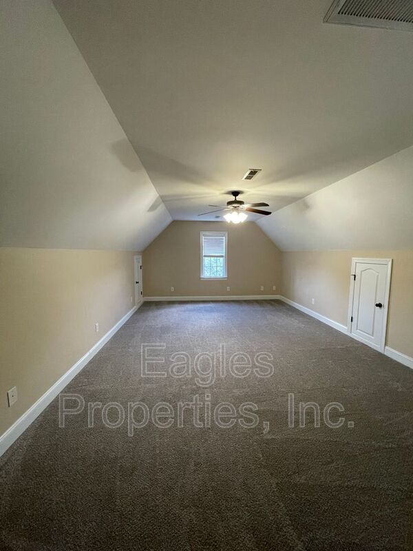 Building Photo - 107 Brighton Dr