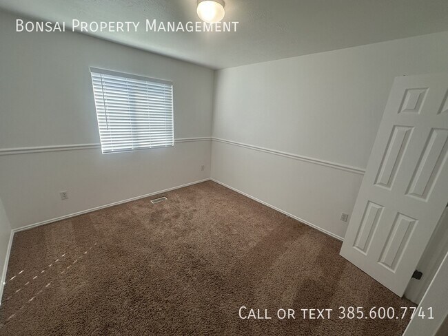 Building Photo - 1247 N Bridalwood Loop