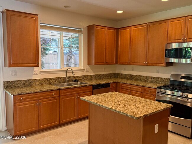 Building Photo - 10890 Oakhaven Dr