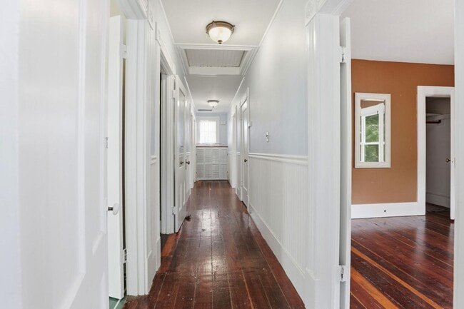 Building Photo - 482 South St