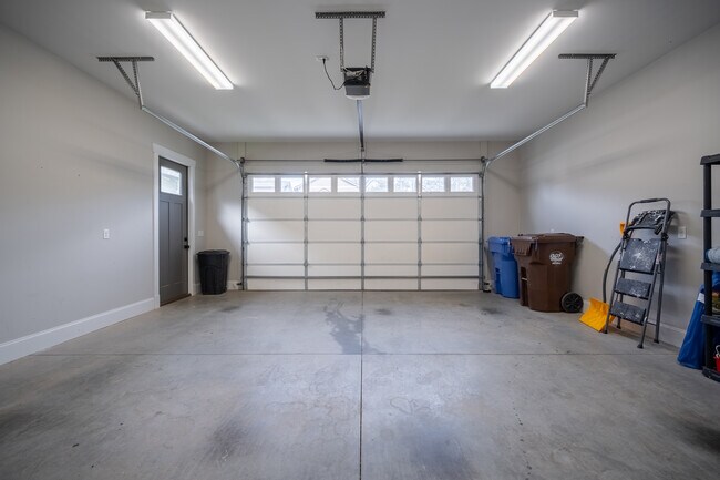 Building Photo - 288 W Main St