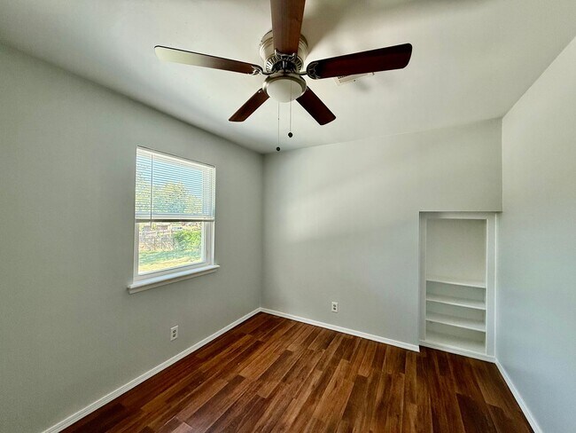 Building Photo - Nice 3 bedroom 2.5 bath near Jenks HS