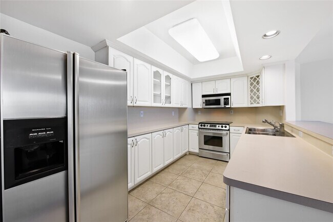 Building Photo - 3800 Galt Ocean Dr