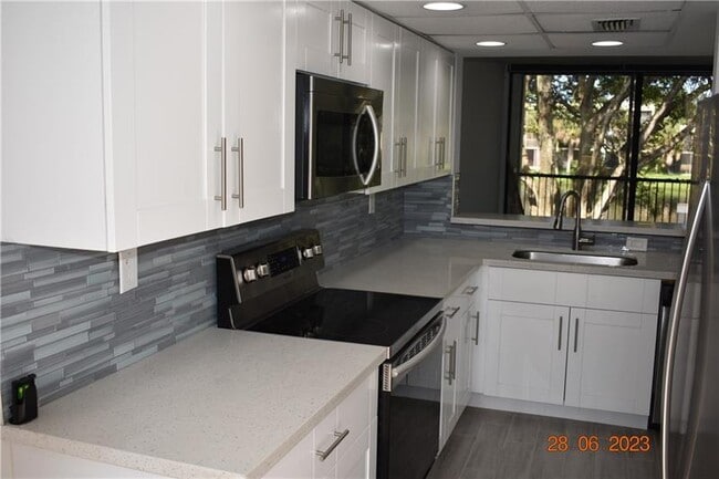 Building Photo - 2930 SW 87th Terrace