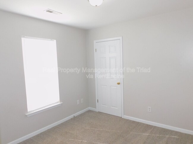 Building Photo - 3211 N O'Henry Blvd