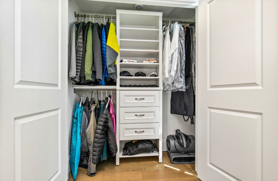 Building Photo - 84 Flint St