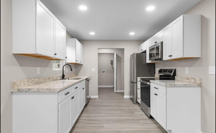 Building Photo - 302 Susong Dr