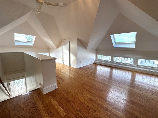 Building Photo - 14 Breck Ave