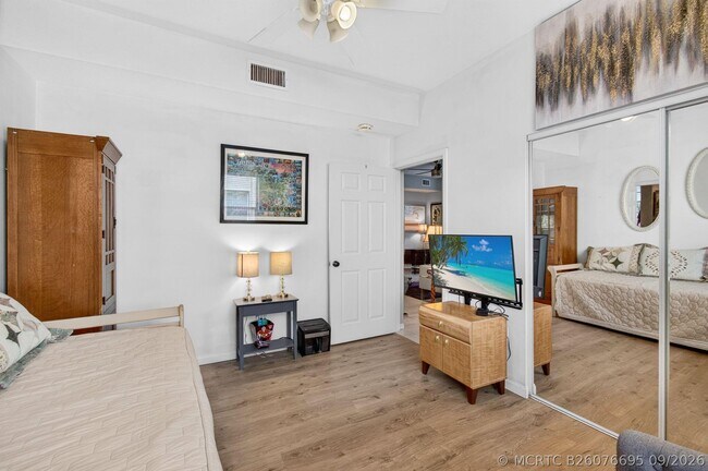 Building Photo - 12418 Crystal Pointe Dr