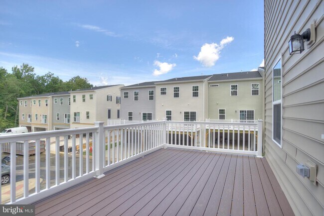 Building Photo - 2506 EMBER Ln