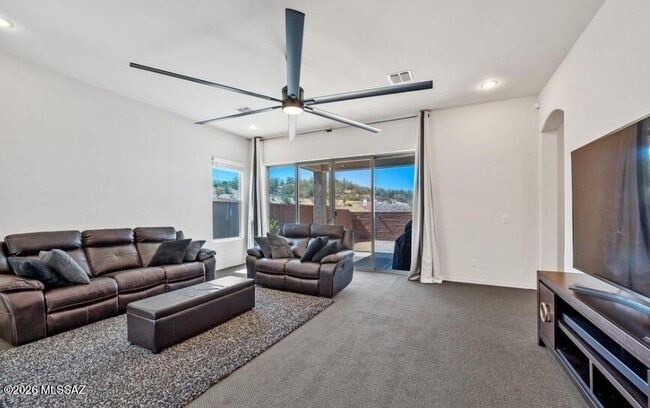 Building Photo - 719 E Danum Vly Dr