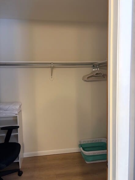 Master closet - 2 N Frontenac Ave