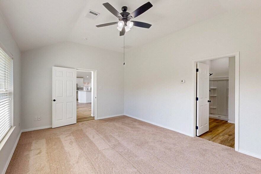 Building Photo - 123 Hackberry Trail