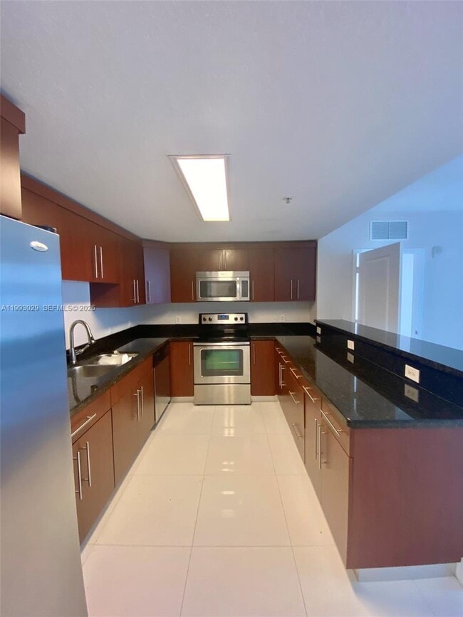 Building Photo - 170 SE 14th St