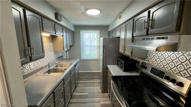 Building Photo - 4780 Pin Oak Dr