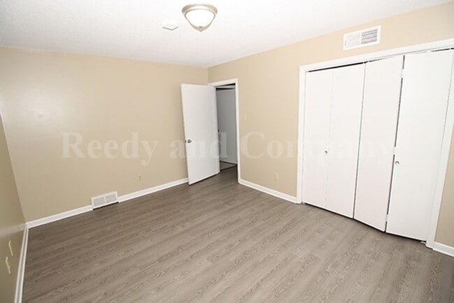 Building Photo - 5130 Queen Elizabeth Fwy