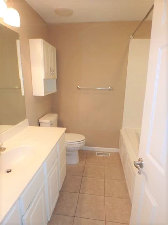 Building Photo - Awesome 4 Bed 3 Bath House In SW Columbia!