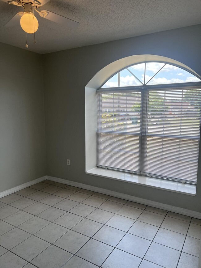 Building Photo - 2809 Geronimo Dr