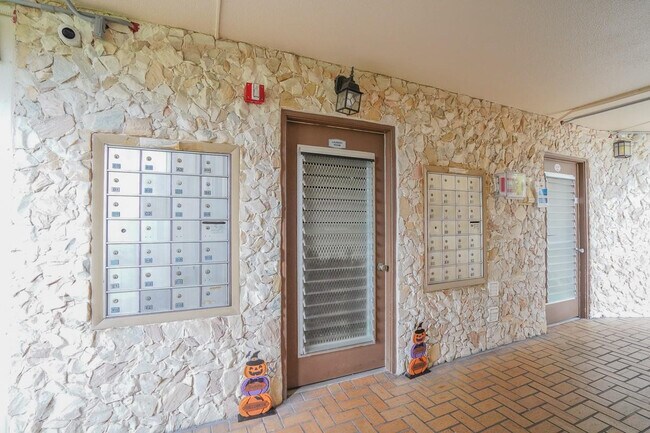 Building Photo - 3201 Portofino Point