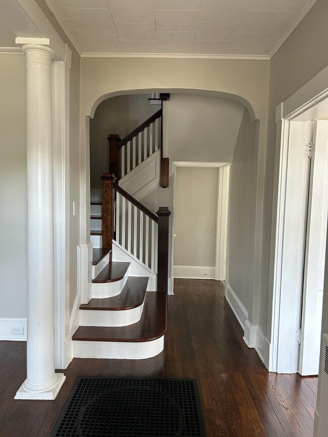 Building Photo - 1731 Valley Ave