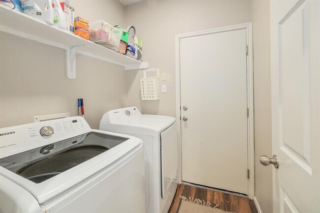 Building Photo - 1305 Horseshoe Ranch Dr