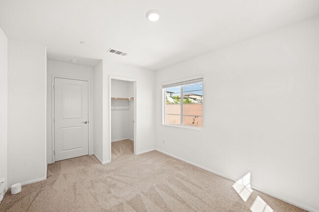 Building Photo - 35286 Sorenstam Dr