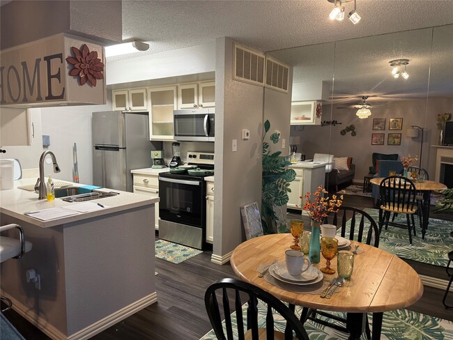 Building Photo - 2120 El Paseo St