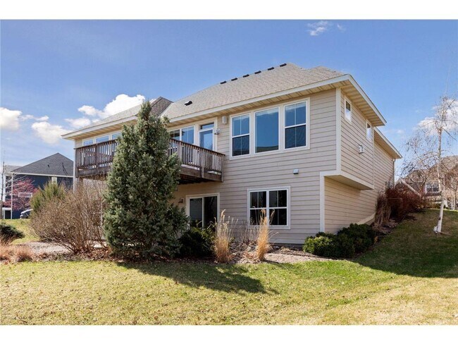 Building Photo - 16588 E Lake Dr