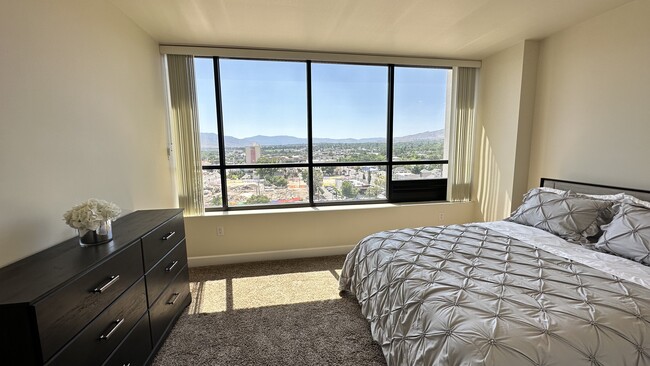 Building Photo - 450 N Arlington Ave