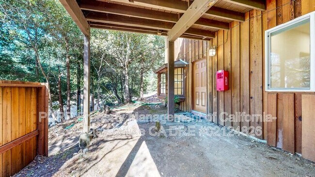 Building Photo - 11 Pedrini Wy