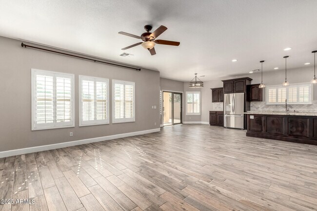 Building Photo - 3049 S Sierra Heights Cir