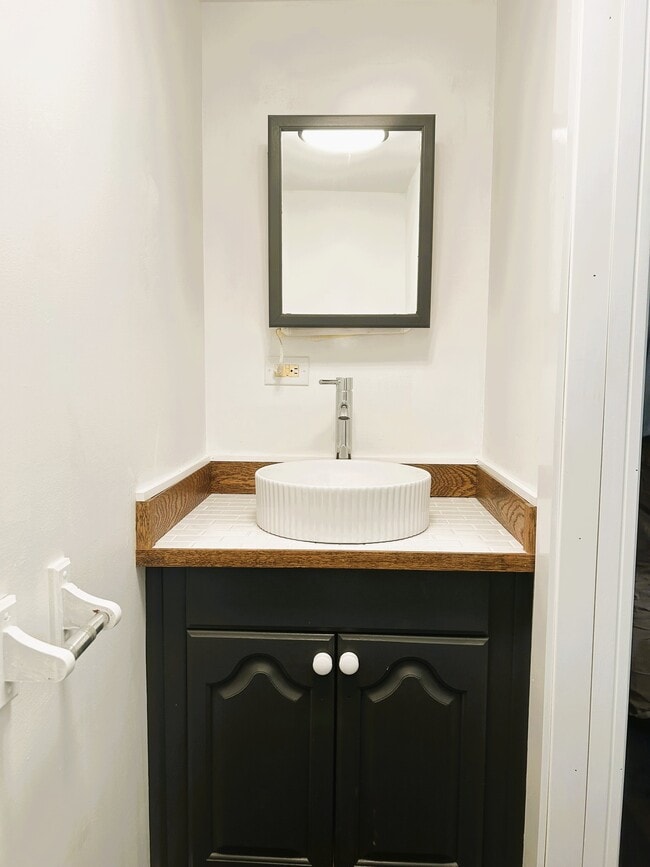 Building Photo - 241 Market St