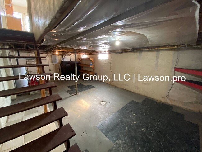 Building Photo - Bowman 2611-2613