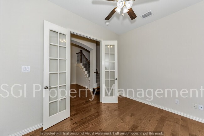 Building Photo - 679 Emily Ln