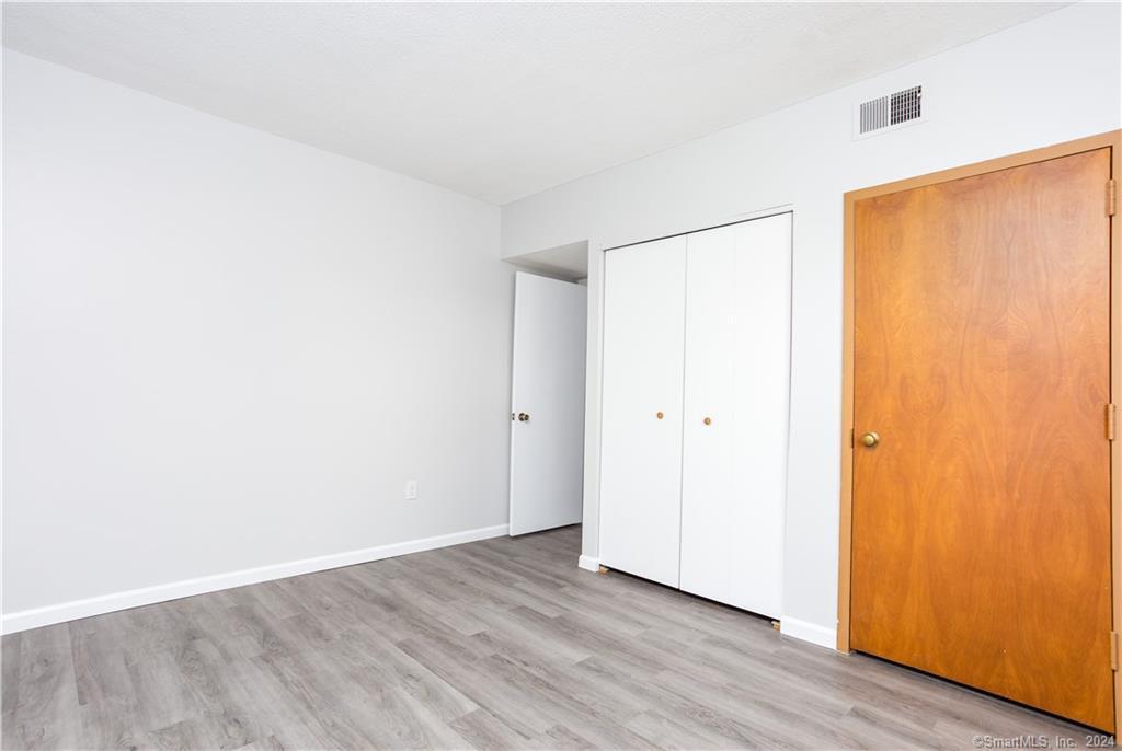 Building Photo - 49 Willard St