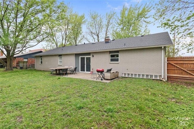 Building Photo - 405 SW 10th St