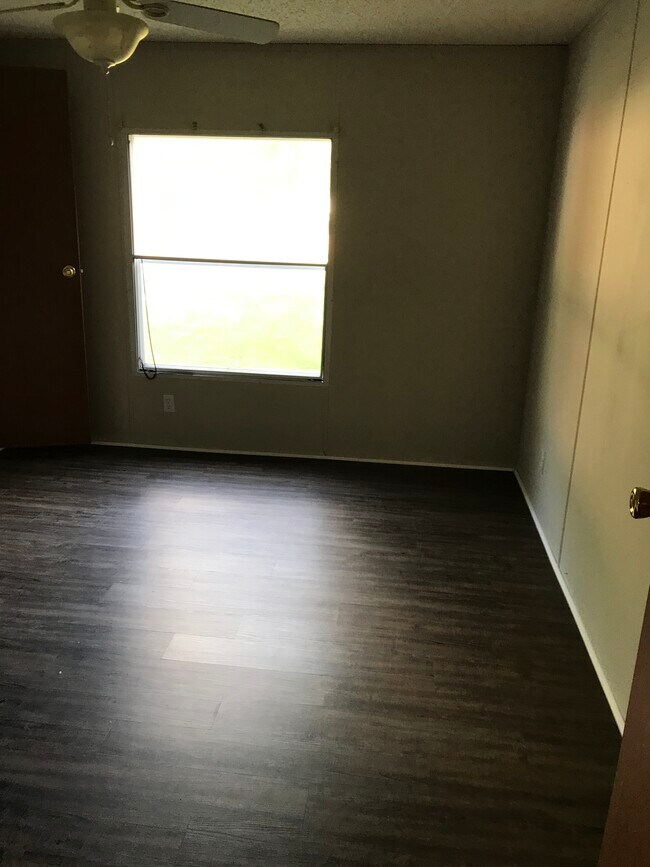 Building Photo - 105 Goshen Ct