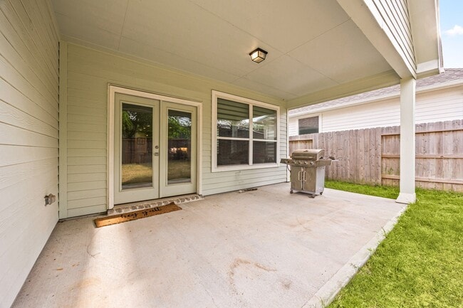 Building Photo - 33142 School Hl Rd