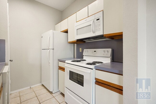 Building Photo - 2804 Rio Grande St