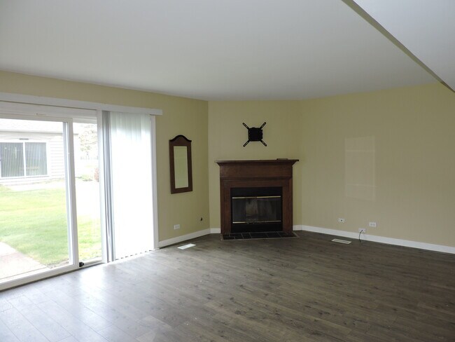 Building Photo - 1334 Gloucester Cir