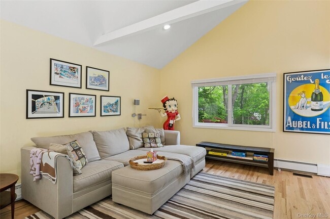 Building Photo - 18 Quail Run