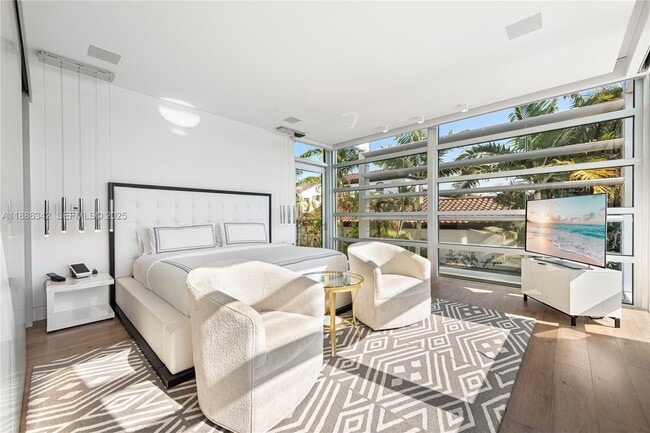 Building Photo - 440 S Hibiscus Dr