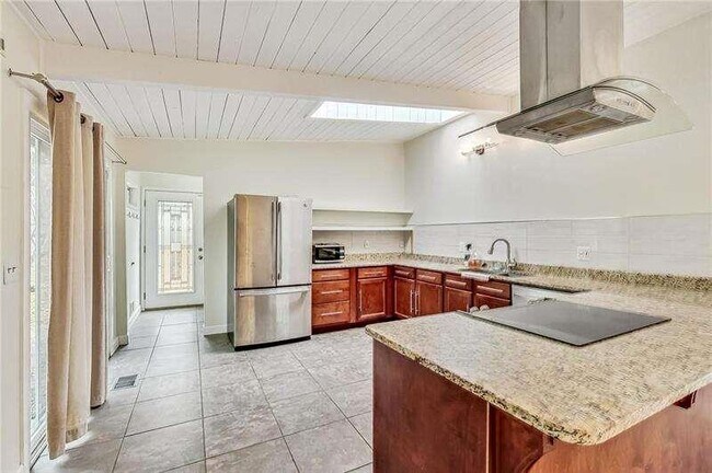 Building Photo - 3121 Lynnray Dr