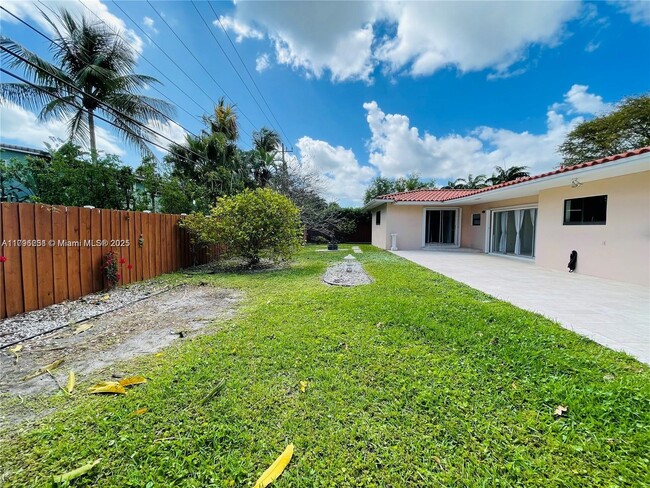 Building Photo - 21235 NE 19th Ct
