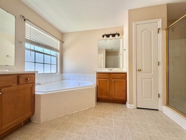 Building Photo - 9336 Royal Troon Dr