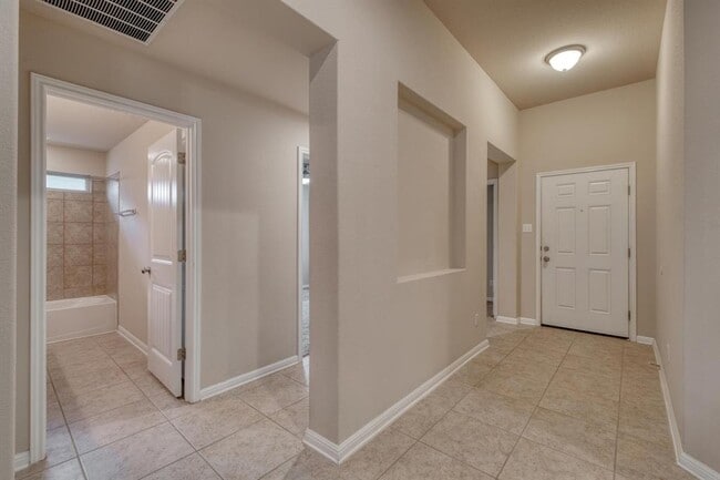 Building Photo - 7400 Longford Trail