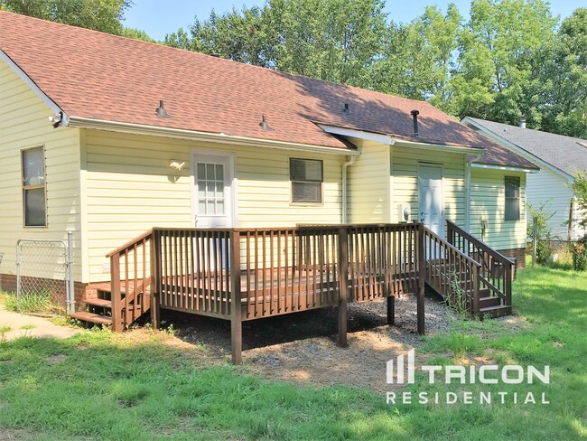 Building Photo - 6631 Flat Rock Dr