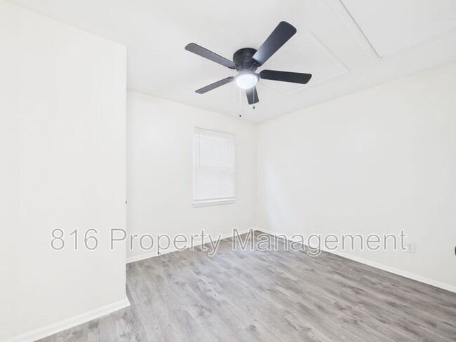 Building Photo - 5017 Dodson Ave